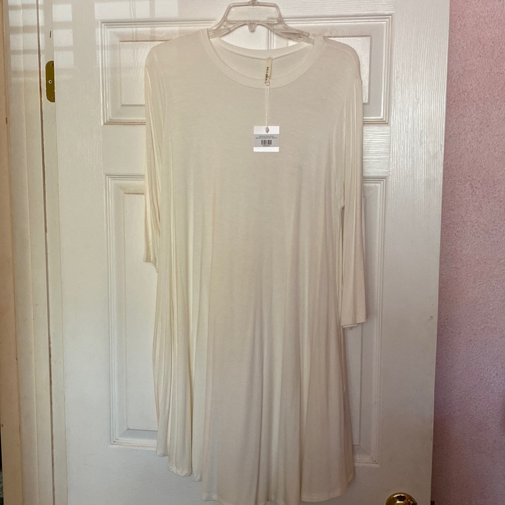 Bellamie White Dress. Brand New, Never Worn. Size XL. Rayon / Spandex blend.